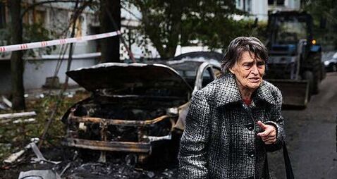 Deadly night-time Russian barrage hits Ukraine