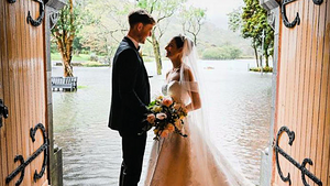 Couple tied the knot on flooded Cork island during Storm Amy Couple tied the knot on flooded Cork island during Storm Amy