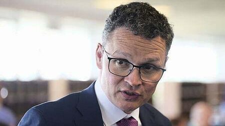 Government vote of confidence an opportunity to 'clear the decks', says Minister