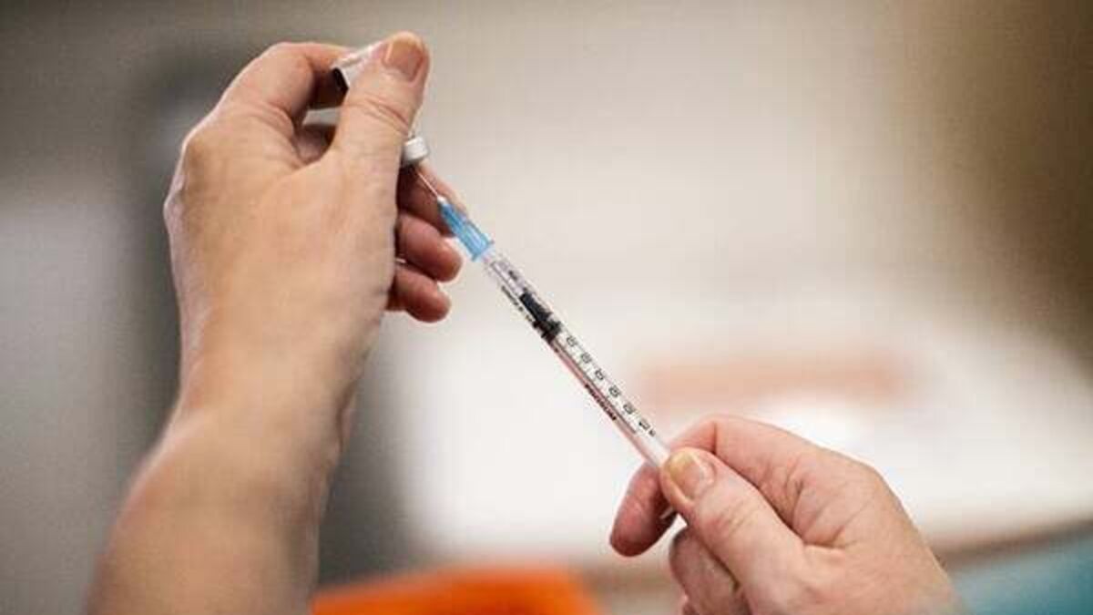 Doctors issue warning over hormone disorder Covid-19 vaccination risk