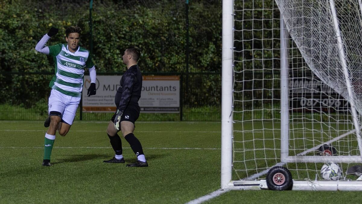 Reigning champions in trouble after draw with local rivals 