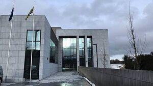 Girl struck on the hand bypassing car awarded €25,000 Girl struck on the hand bypassing car awarded €25,000