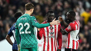 Sunday’s briefing: Sunderland end Arsenal run and Wolves close on new boss