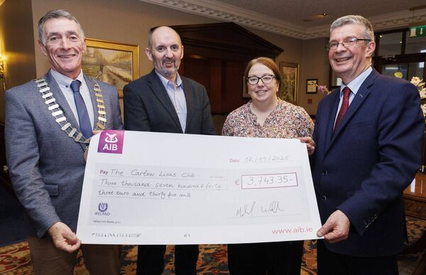 Mayor of Carlow Paul Doogue presents the proceeds of the cookery demonstration to Michael Walsh, Carlow Lions Club. Also shown are Eileen O' Rourke, CEO, Carlow Tourism and Kieran Comerford, Head of Economic Development and Enterprise at Carlow County Council Mayor of Carlow Paul Doogue presents the proceeds of the cookery demonstration to Michael Walsh, Carlow Lions Club. Also shown are Eileen O' Rourke, CEO, Carlow Tourism and Kieran Comerford, Head of Economic Development and Enterprise at Carlow County Council
