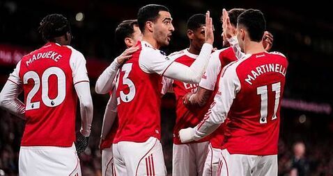 Arsenal restore five-point lead with comfortable win over Brentford