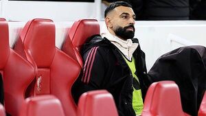 Surely you bite your lip – Michael Owen criticises Mohamed Salah outburst