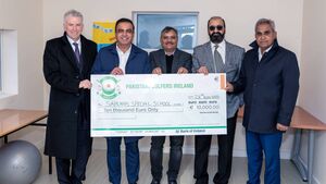 Saplings school receives €10,000 from Pakistani Golfers Ireland