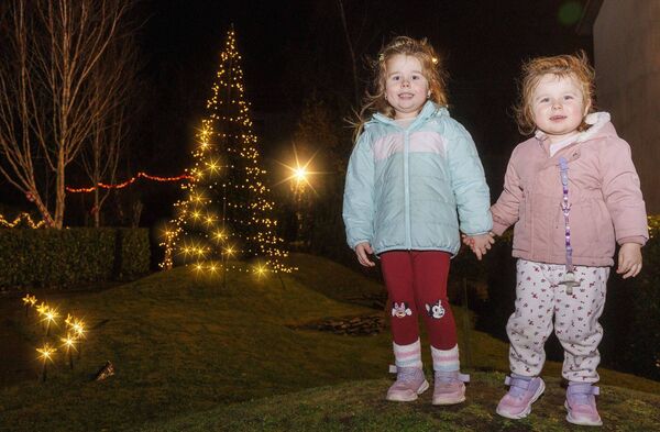 Sisters McKenzie and Naomi Clifford