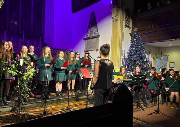 The school's folk group 