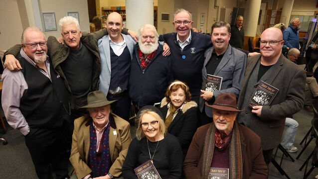 <p>(Back) Marc Grogan, Pearse Bergin, Mark Cradock, Rory Moran, Bernard Jennings, Paul Dunne and Paul McManus; (front) Roddy Cummins, Helena Mulkerns, Maureen Cummins and Patrick Bergin Photos: Paul Curran </p>