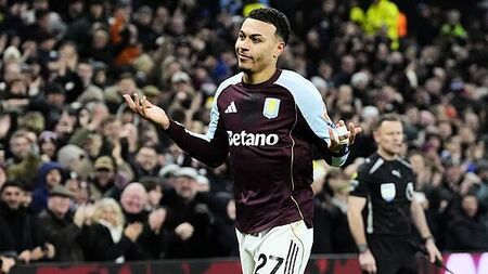 Morgan Rogers brace boosts Aston Villa to 10th straight win at Man Utd expense