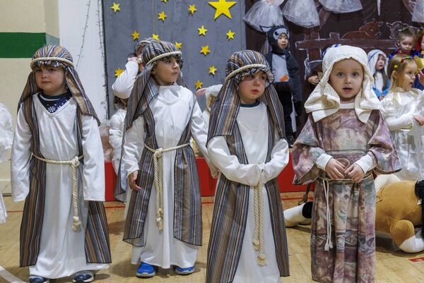 The children looked just the part in their gorgeous costumes! 