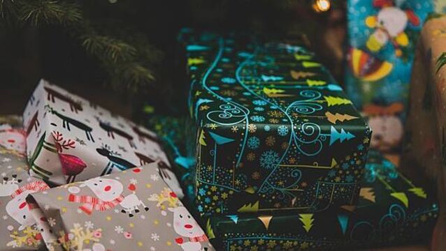 One in 10 men will leave present-buying until Christmas Eve, research shows