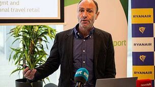 Ryanair agrees first deal with online travel agent Ryanair agrees first deal with online travel agent