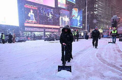 Flights from Ireland to US east coast could face delays due to heavy snow