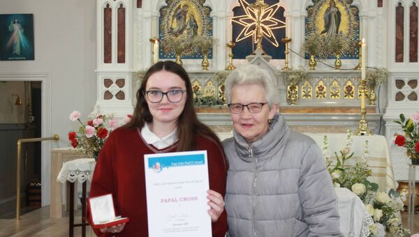 Sarah with her grandmother, Phyllis Doyle 