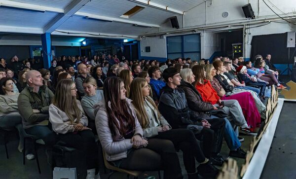 The show played to packed houses each night