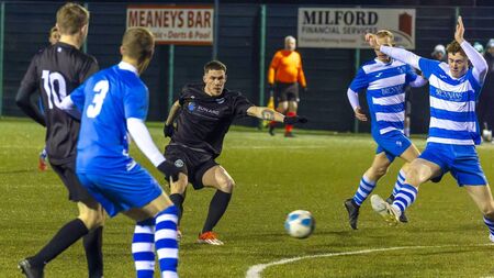 Late Dowling header ends New Oak's perfect start