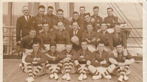 An ocean-liner and a hackney car