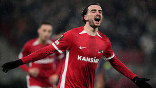 Gary Neville: Man Utd can’t consider keeping Michael Carrick at helm post season