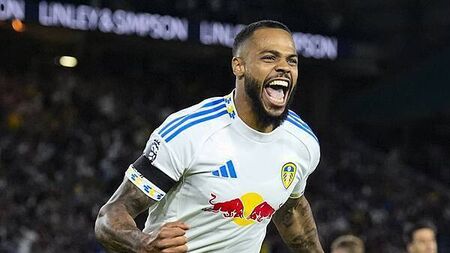 Lukas Nmecha scores late winner over Fulham as Leeds pay tribute to Terry Yorath