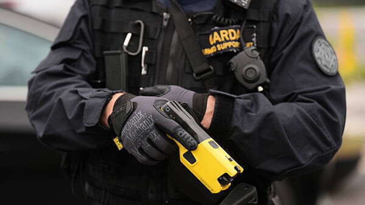 Man tased by gardaí at scene of violent stand-off at Limerick apartment