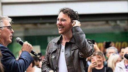 Cian Ducrot and David Gray announce Irish concerts