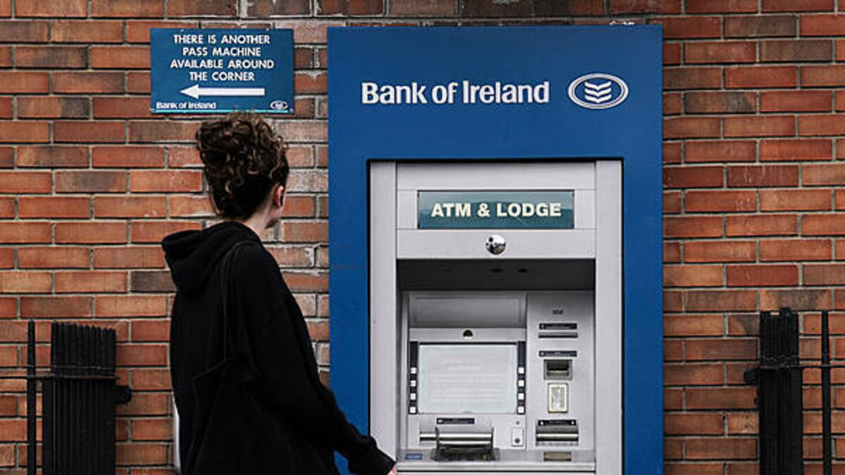 Poll: Is cash king? Or should banks go cashless?