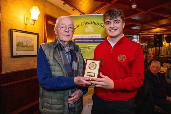 Ruairí Ó Liatháin Ó Nualláin presented the lifetime Award to Mícheál Mac Eochaidh Ruairí Ó Liatháin Ó Nualláin presented the lifetime Award to Mícheál Mac Eochaidh