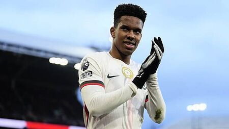 Estevao scores and assists Joao Pedro as Chelsea win at ailing Crystal Palace