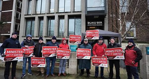 Farmers call for Bord Bia chairman to resign as they protest outside offices