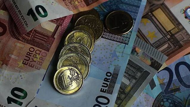Two thirds of people say tipping in Ireland ‘becoming less voluntary’ – study
