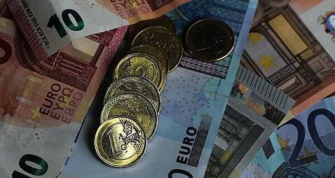 Two thirds of people say tipping in Ireland ‘becoming less voluntary’ – study