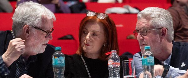 Charlie McGettigan, Órla Fallon and Martin Bridgeman in discussion as they judge the performances