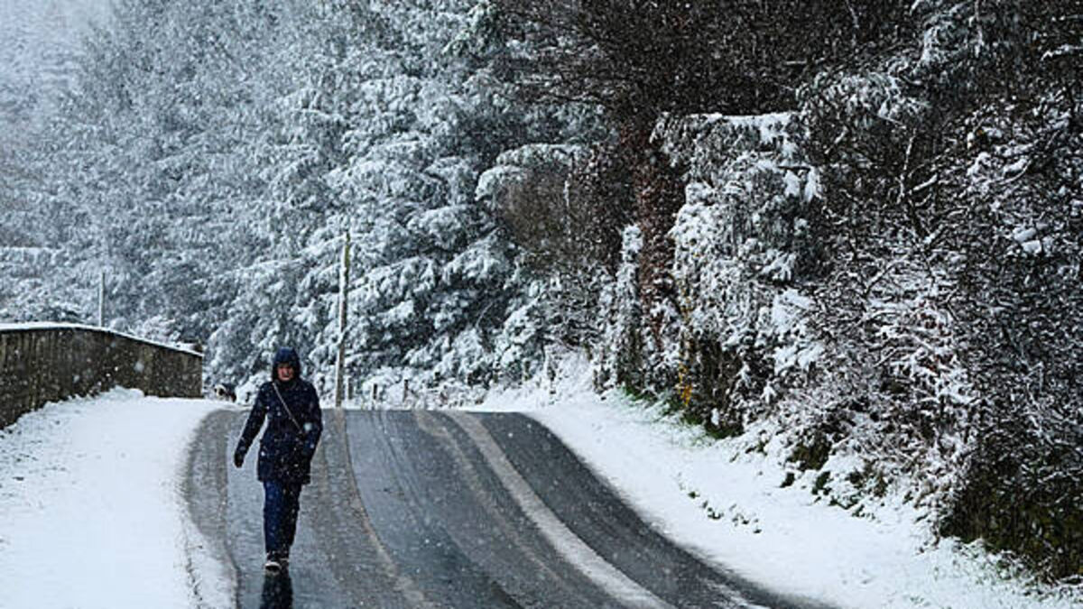 Ice warning issued for entire country on Friday