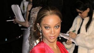 Pitbull to try and break record for largest gathering of people wearing bald cap