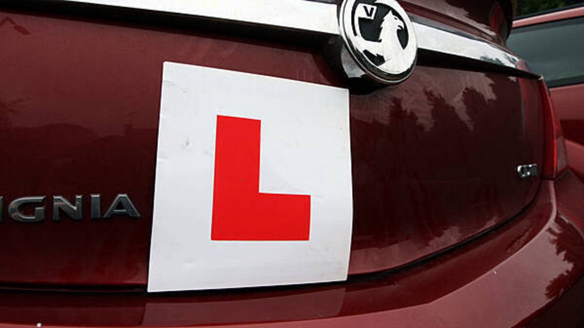Driving instructor spent an entire lesson watching a movie on his phone