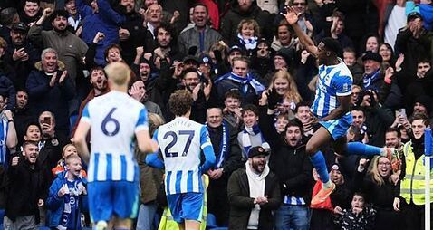 Danny Welbeck hits Brighton winner to keep Nottingham Forest in relegation mire