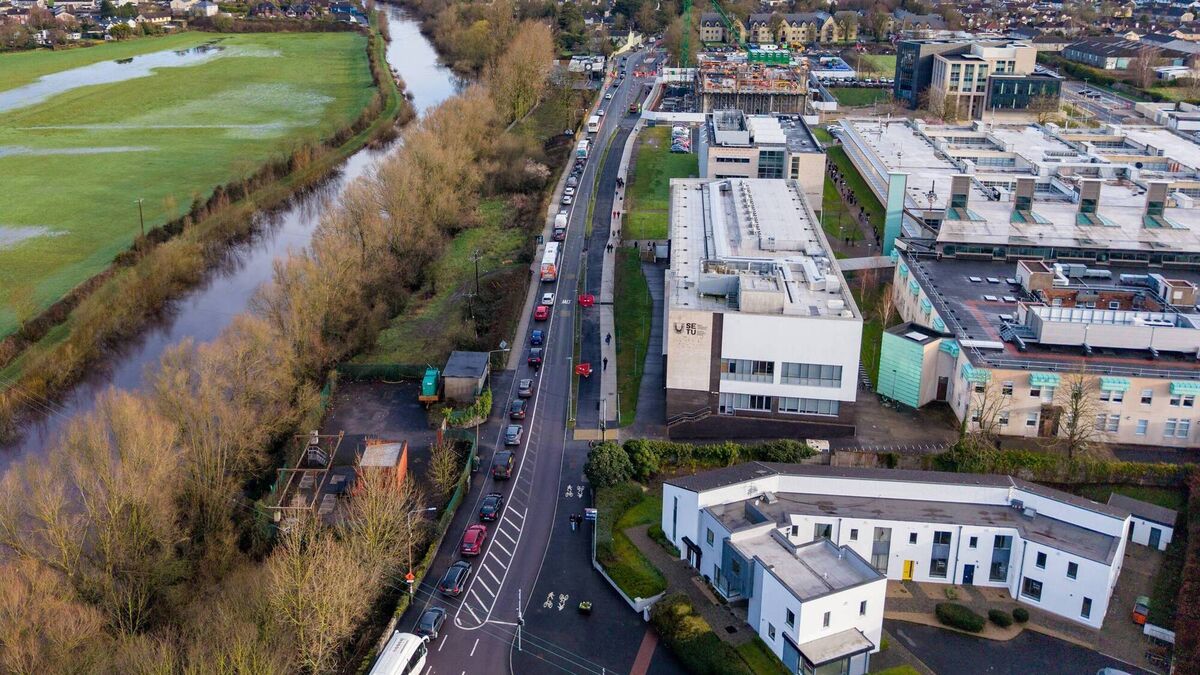 Roadwork delays on Kilkenny Road ‘are driving people nuts’
