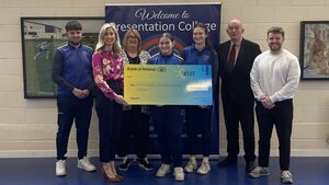 Presentation students present €5,000 cheque to Éist