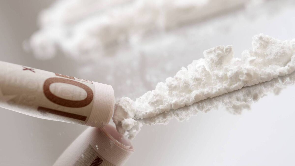 Two arrested on drugs possession