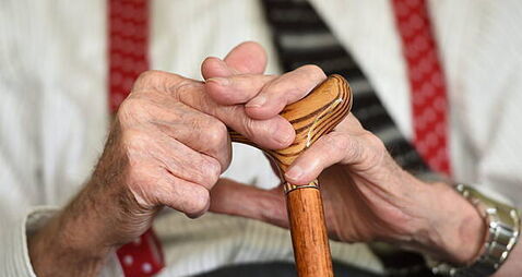 Exceptional efforts see terminal patient flown home to reunite with wife before death