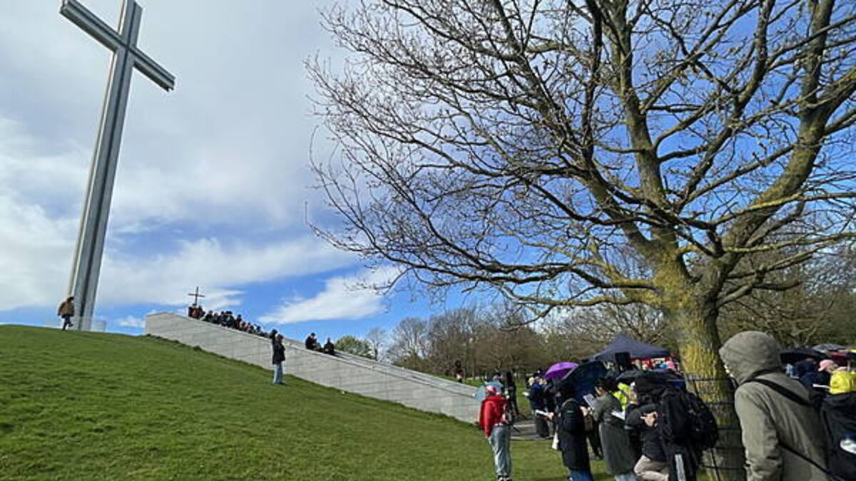 Crowd gathers in Dublin park for Good Friday pilgrimage