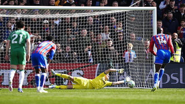 Jean-Philippe Mateta scores late penalty as Palace come back to beat Newcastle