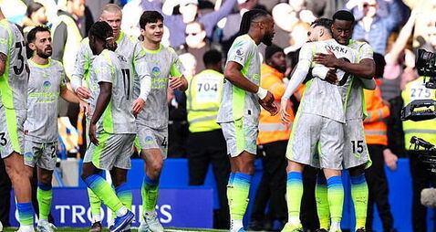 Man City close gap on leaders Arsenal after easing to victory at Chelsea