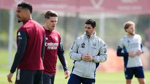 Teen swimmer aims to become youngest to complete Irish Triple Crown challenge