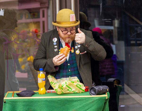 Grabbing a sambo during the festival! 