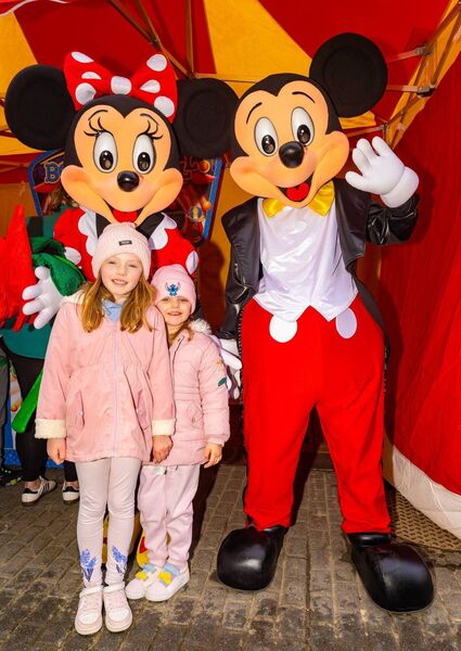 Mickey and Minnie meet new friends during the Streetfest 