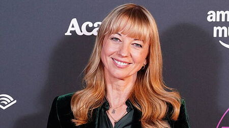 Sara Cox to replace Scott Mills on BBC Radio 2 breakfast show