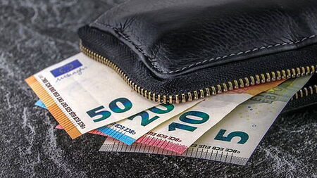 Over 27,000 young workers earn less than the minimum wage